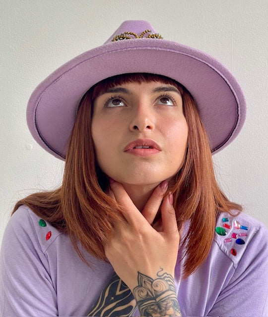Sombrero Mariposa Lila
